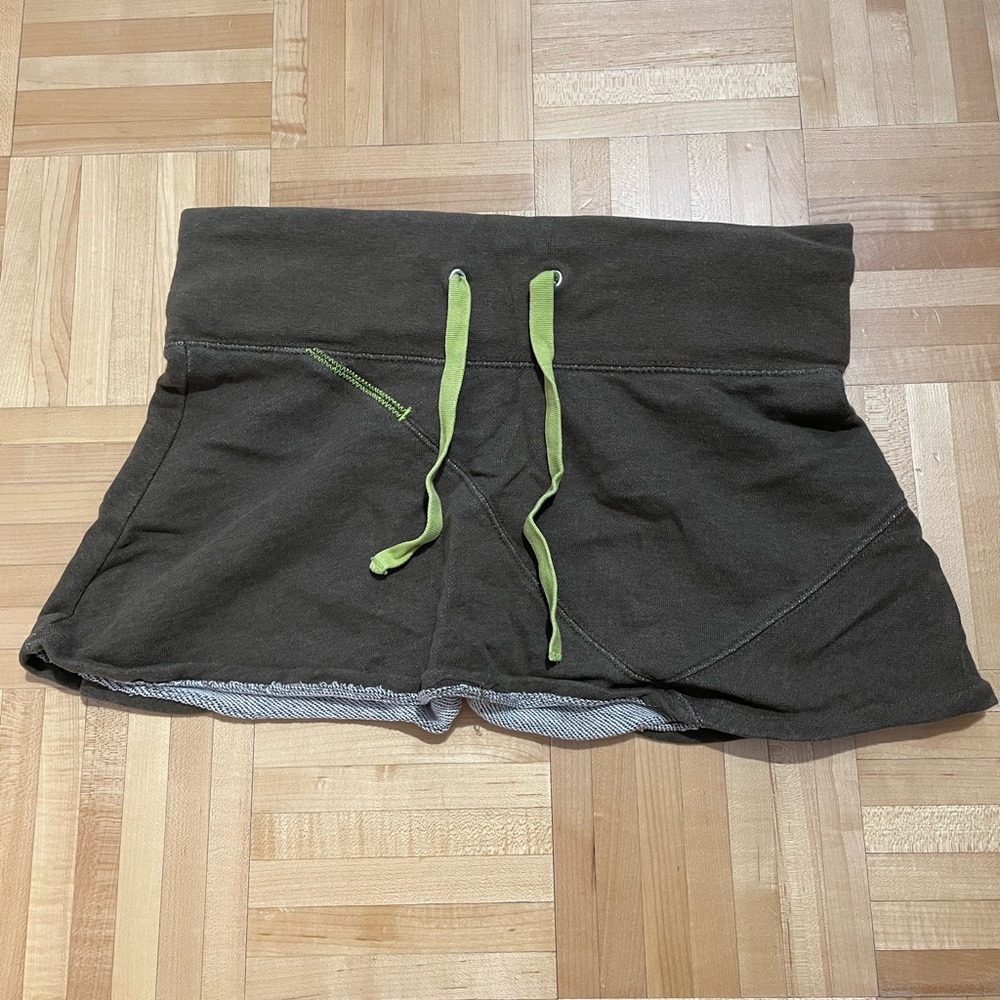 Aritzia TNA Dark Green Mini Skirt Y2K Vintage
